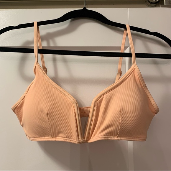 (NWOT) Garage bikini top - Picture 1 of 3